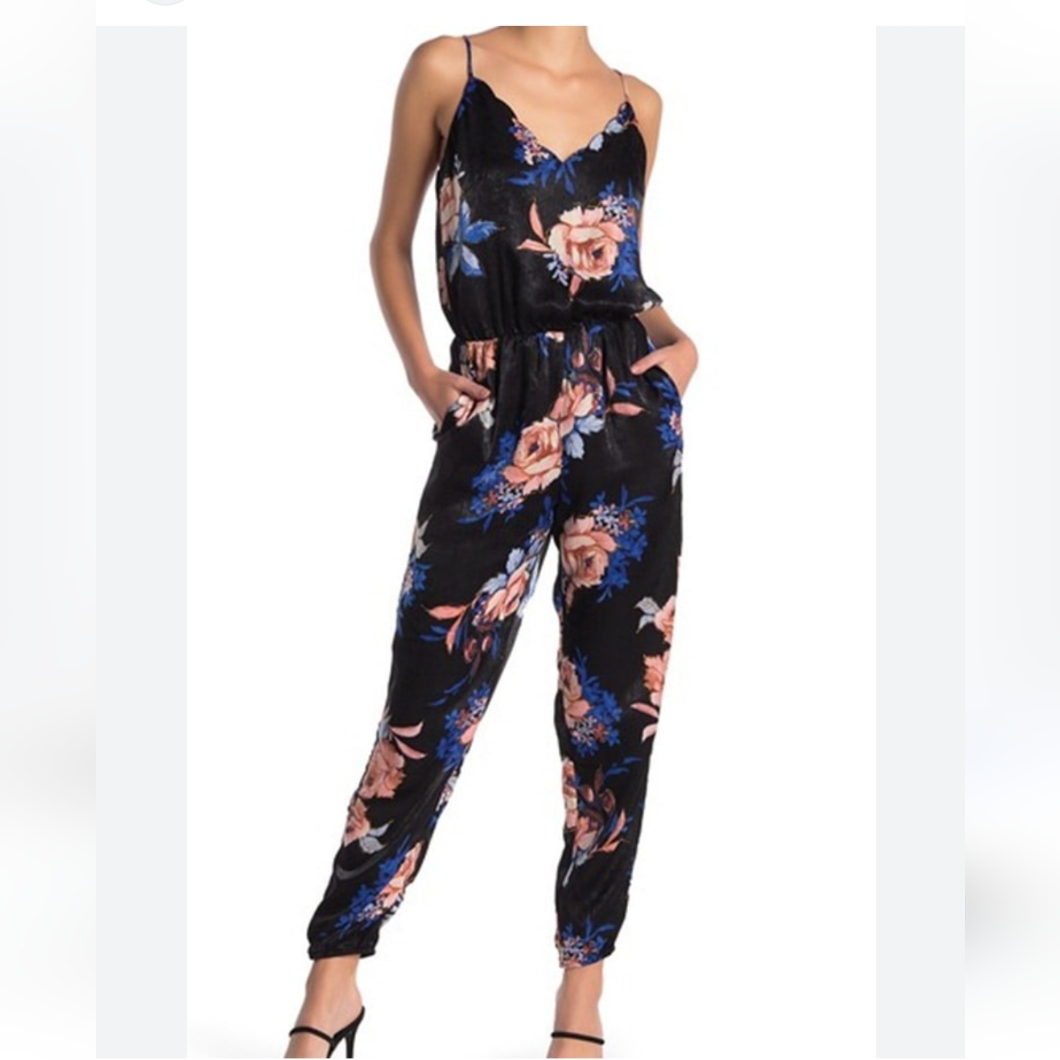 Lined Beautiful Black Jumpsuit With Flowers Size Small By Socialite Very Flatter